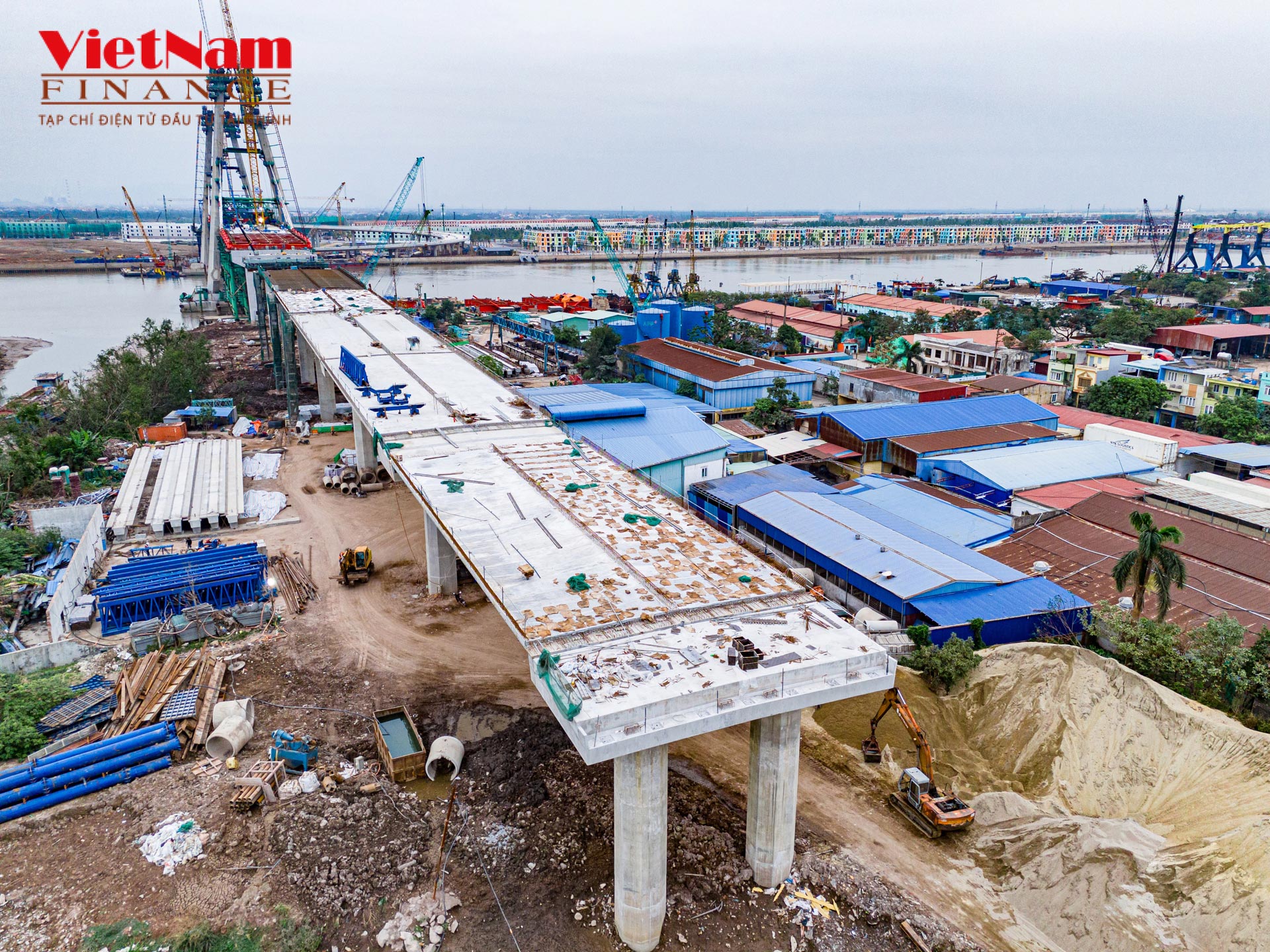 Mặt cầu cơ bản được hoàn thành.